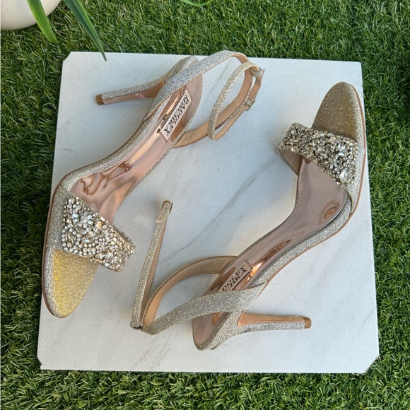 Badgley Mischka Women's Jen
Heeled Sandal embroidered size 8 - Picture 3 of 12